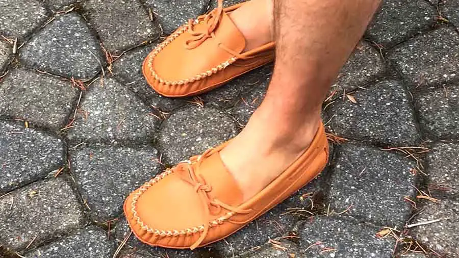 best-mens-moccasin-slippers