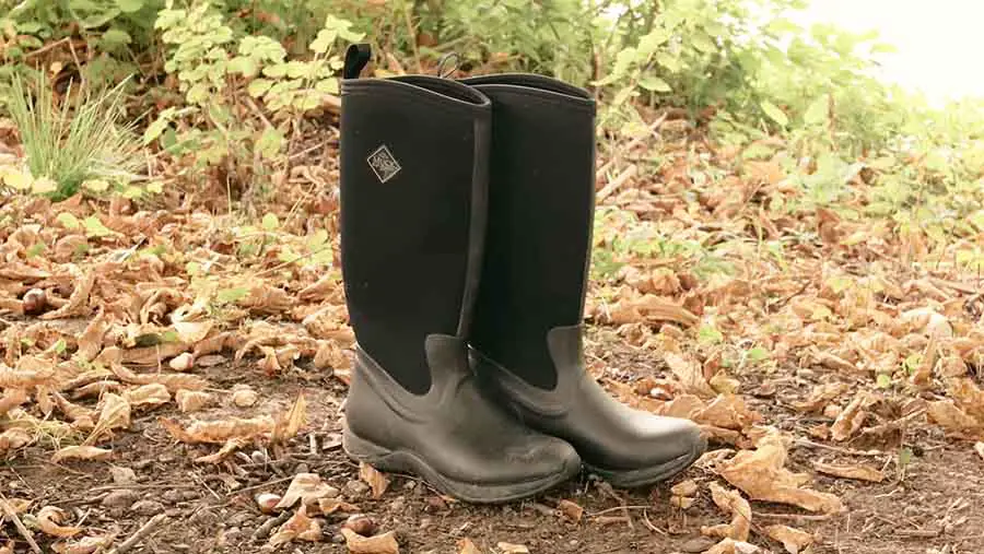 how-to-clean-muck-boots