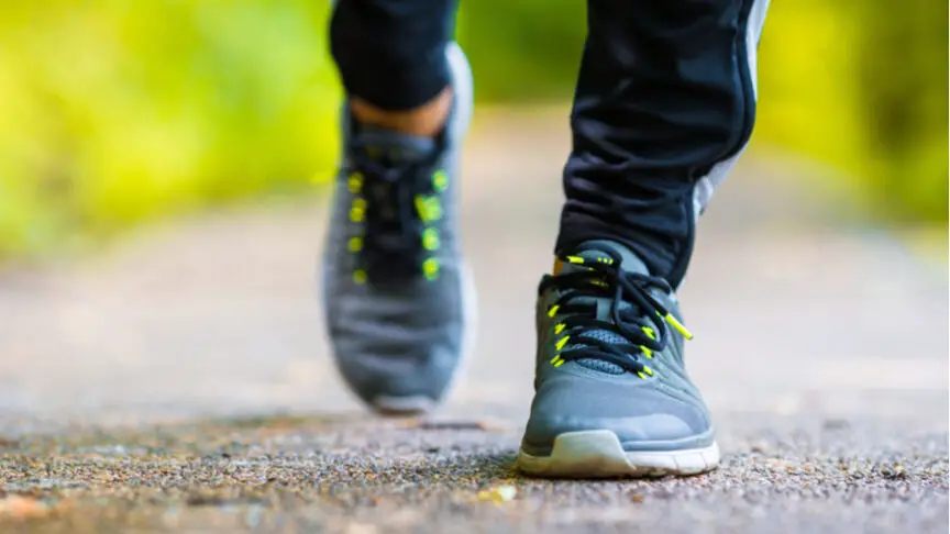 Best Walking Shoes for Flat Feet and Overpronation